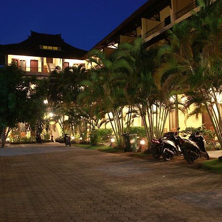 Puri Senggigi Hotel Mangsit Buitenkant foto