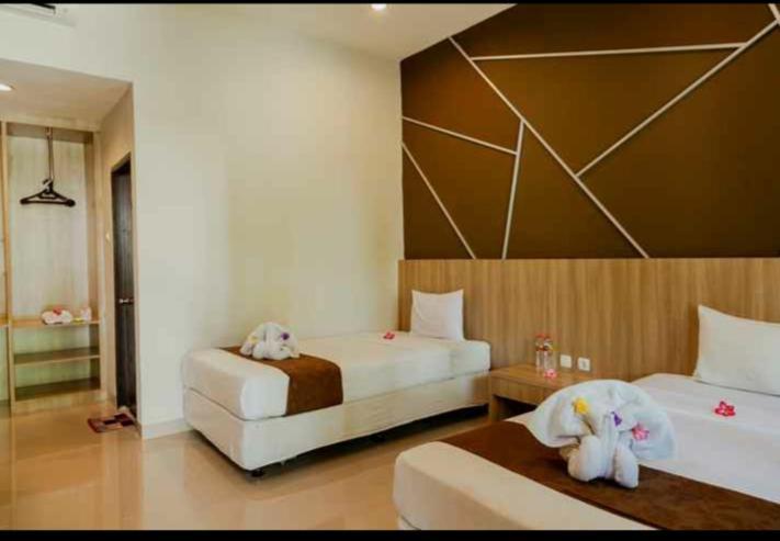 Puri Senggigi Hotel Mangsit Buitenkant foto