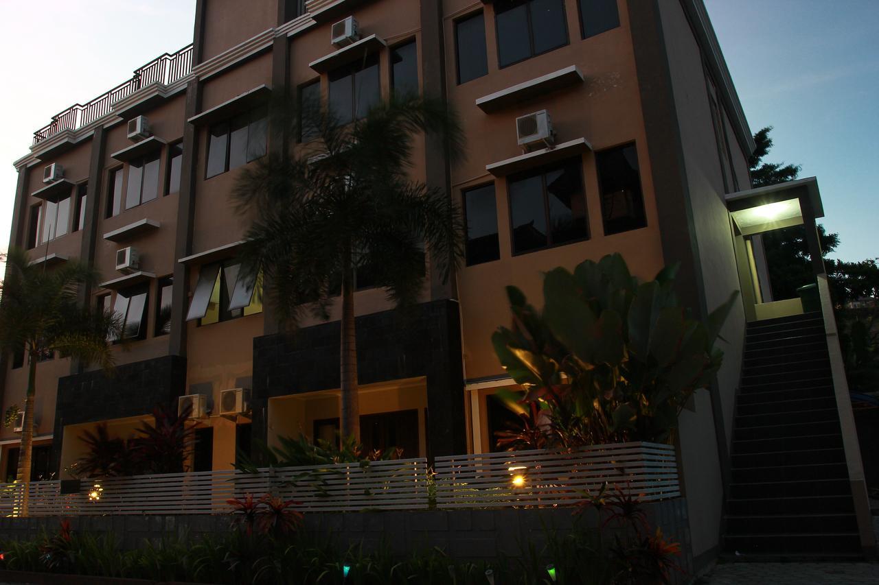 Puri Senggigi Hotel Mangsit Buitenkant foto