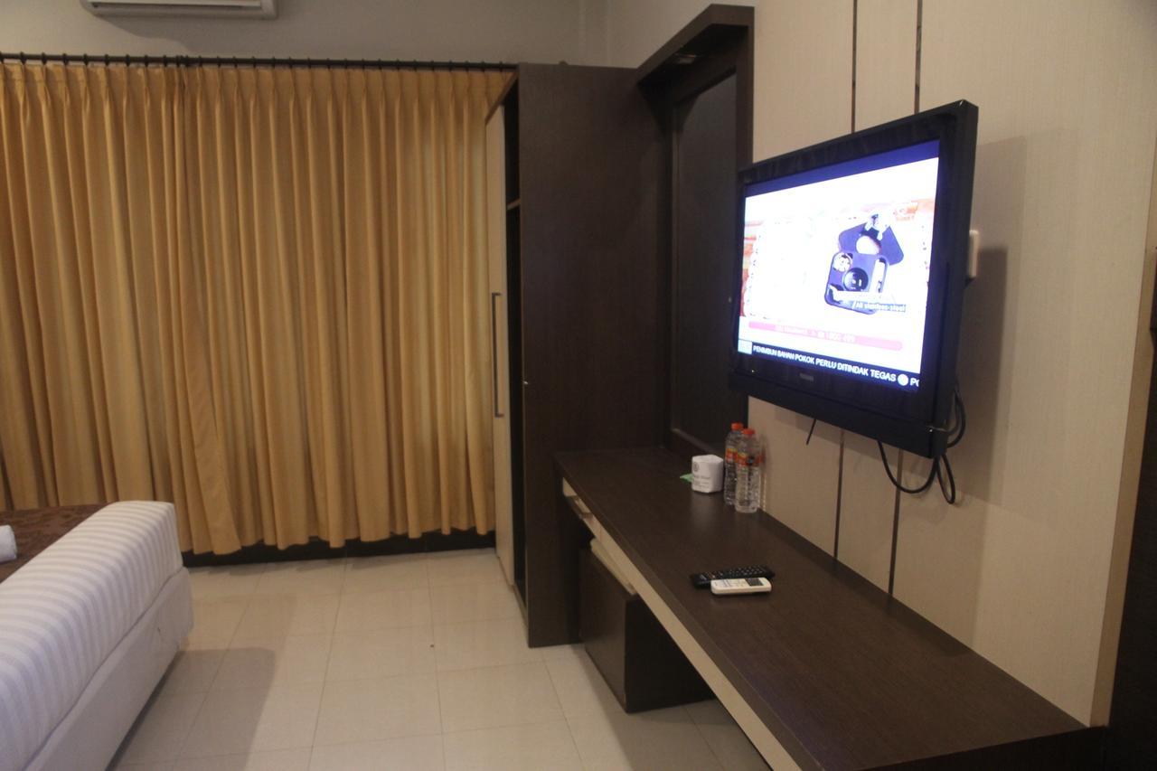 Puri Senggigi Hotel Mangsit Buitenkant foto
