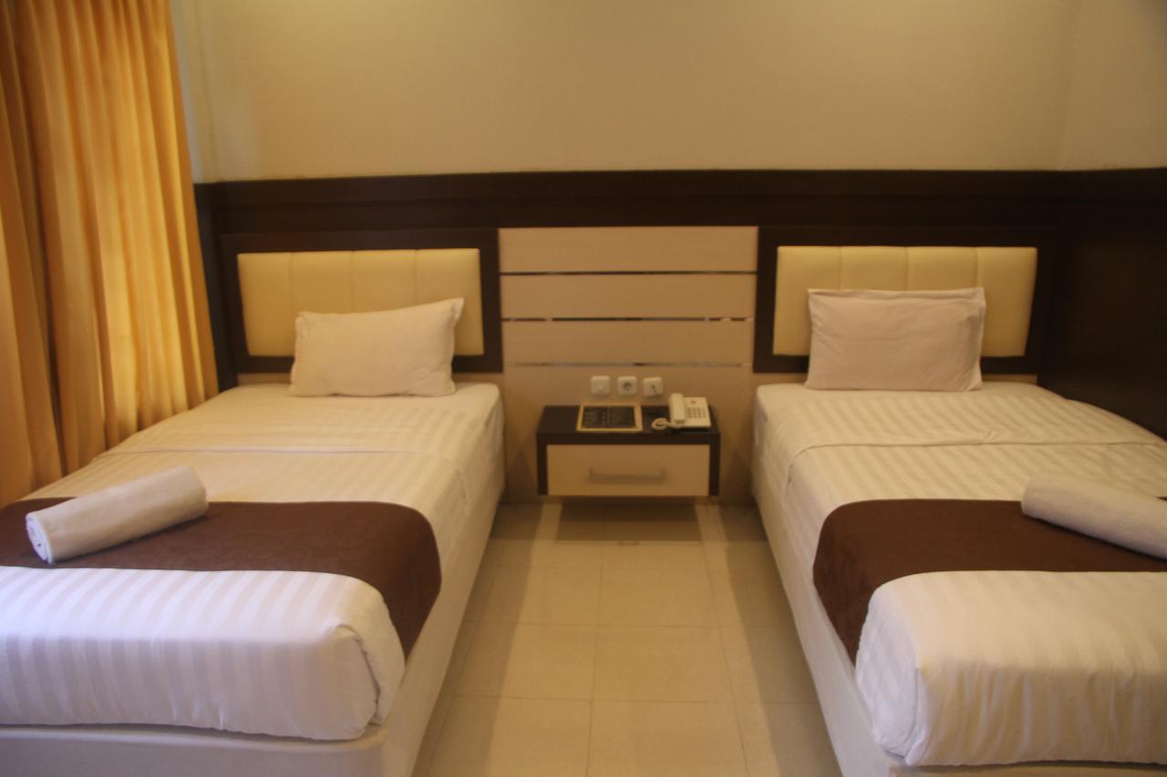 Puri Senggigi Hotel Mangsit Buitenkant foto