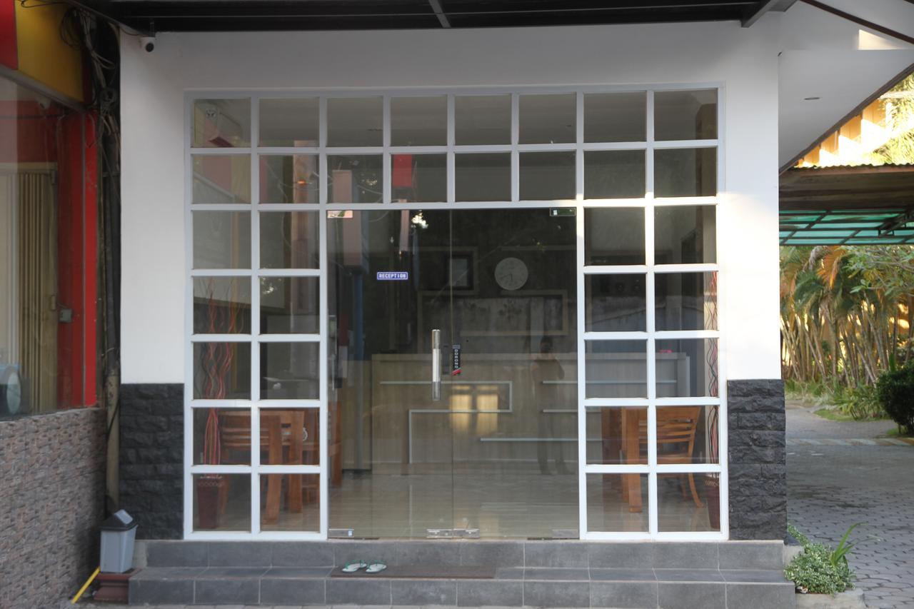 Puri Senggigi Hotel Mangsit Buitenkant foto