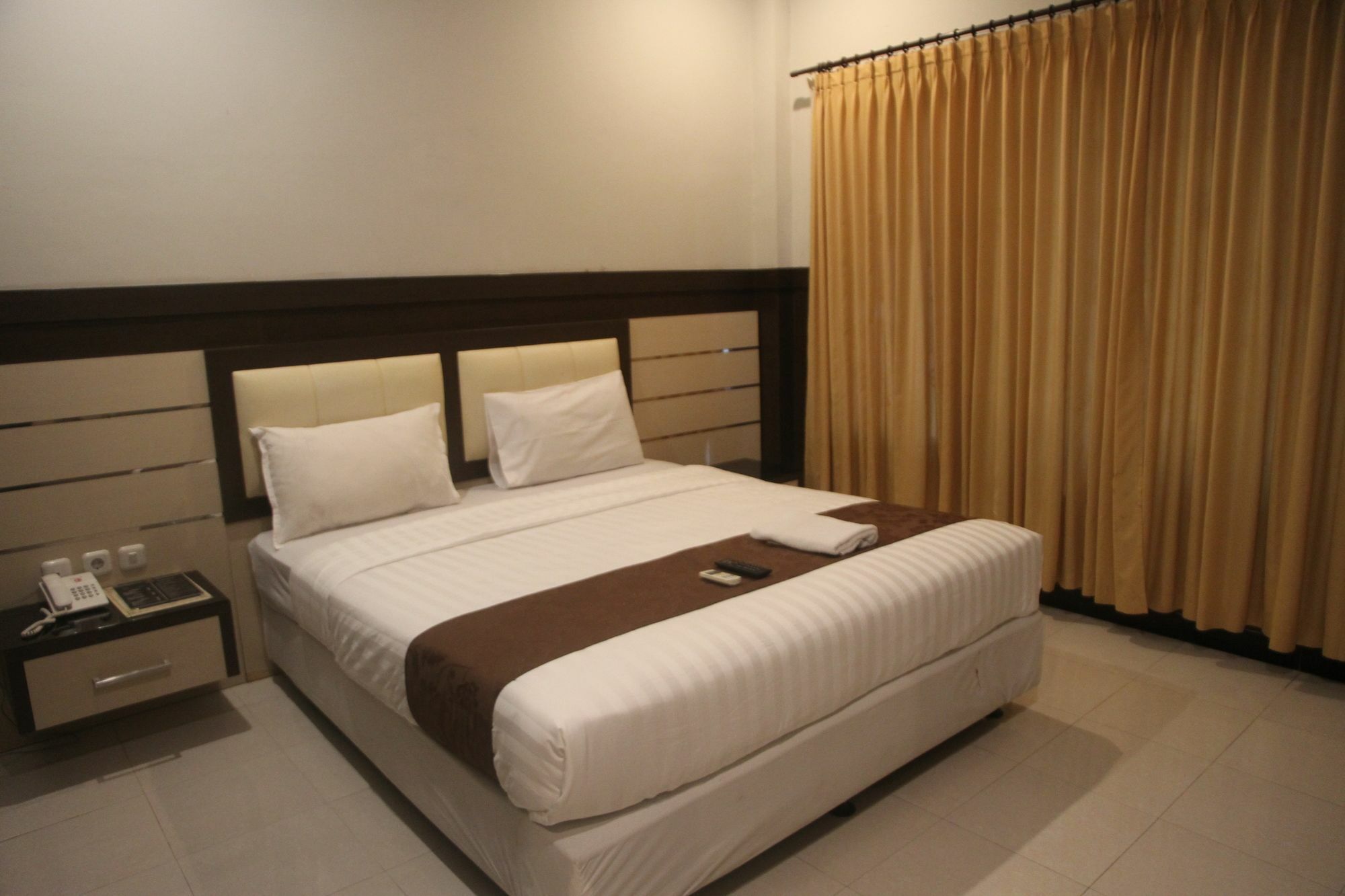 Puri Senggigi Hotel Mangsit Buitenkant foto