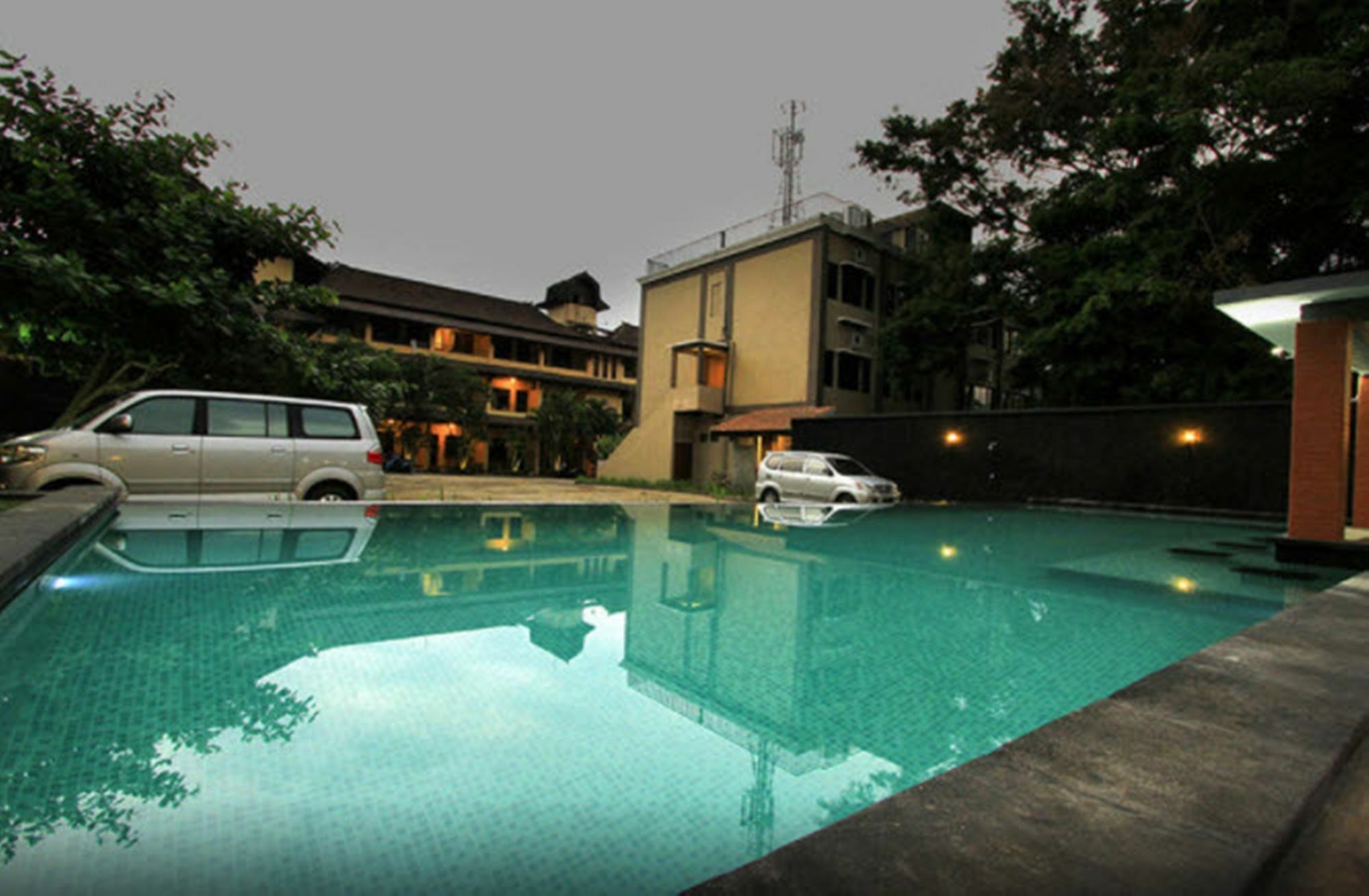 Puri Senggigi Hotel Mangsit Buitenkant foto