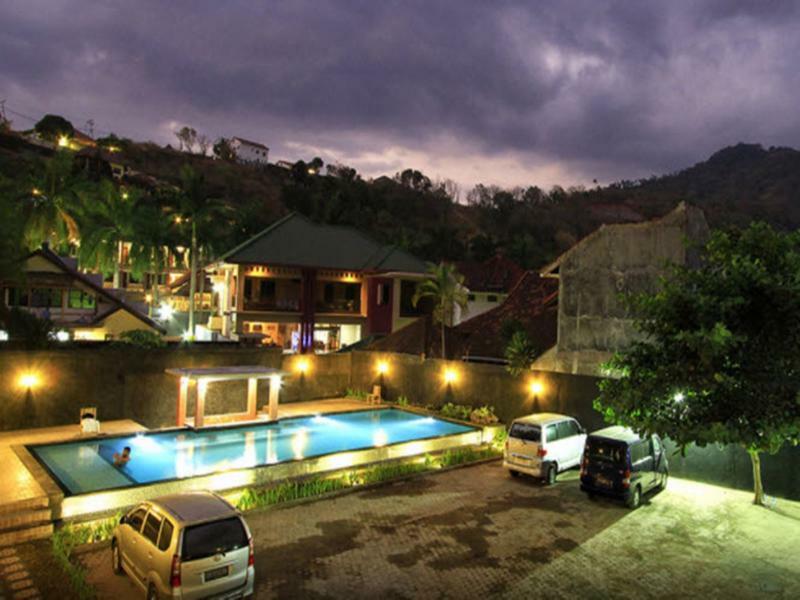 Puri Senggigi Hotel Mangsit Buitenkant foto