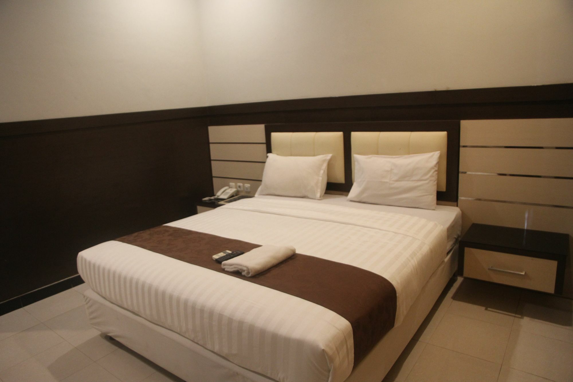 Puri Senggigi Hotel Mangsit Buitenkant foto
